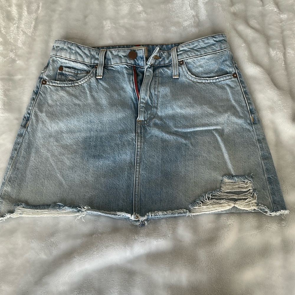 Alice and olivia denim skirt size 27
